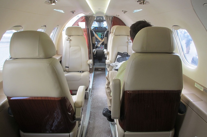 Embraer Phenom 300